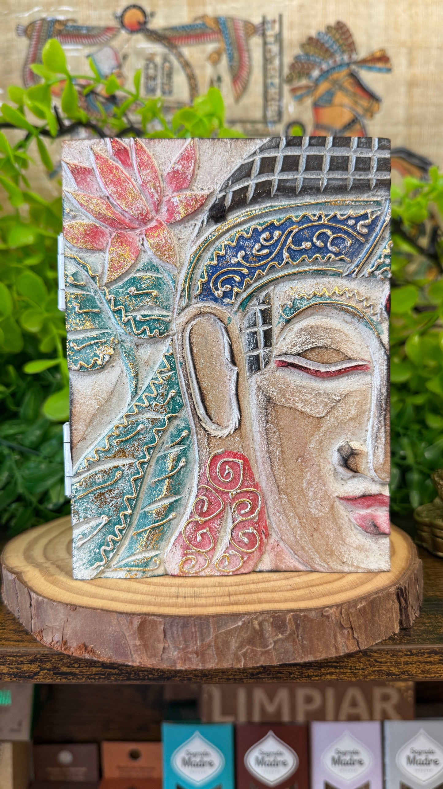 Joyero artesanal con relieve de Buda y flor de loto