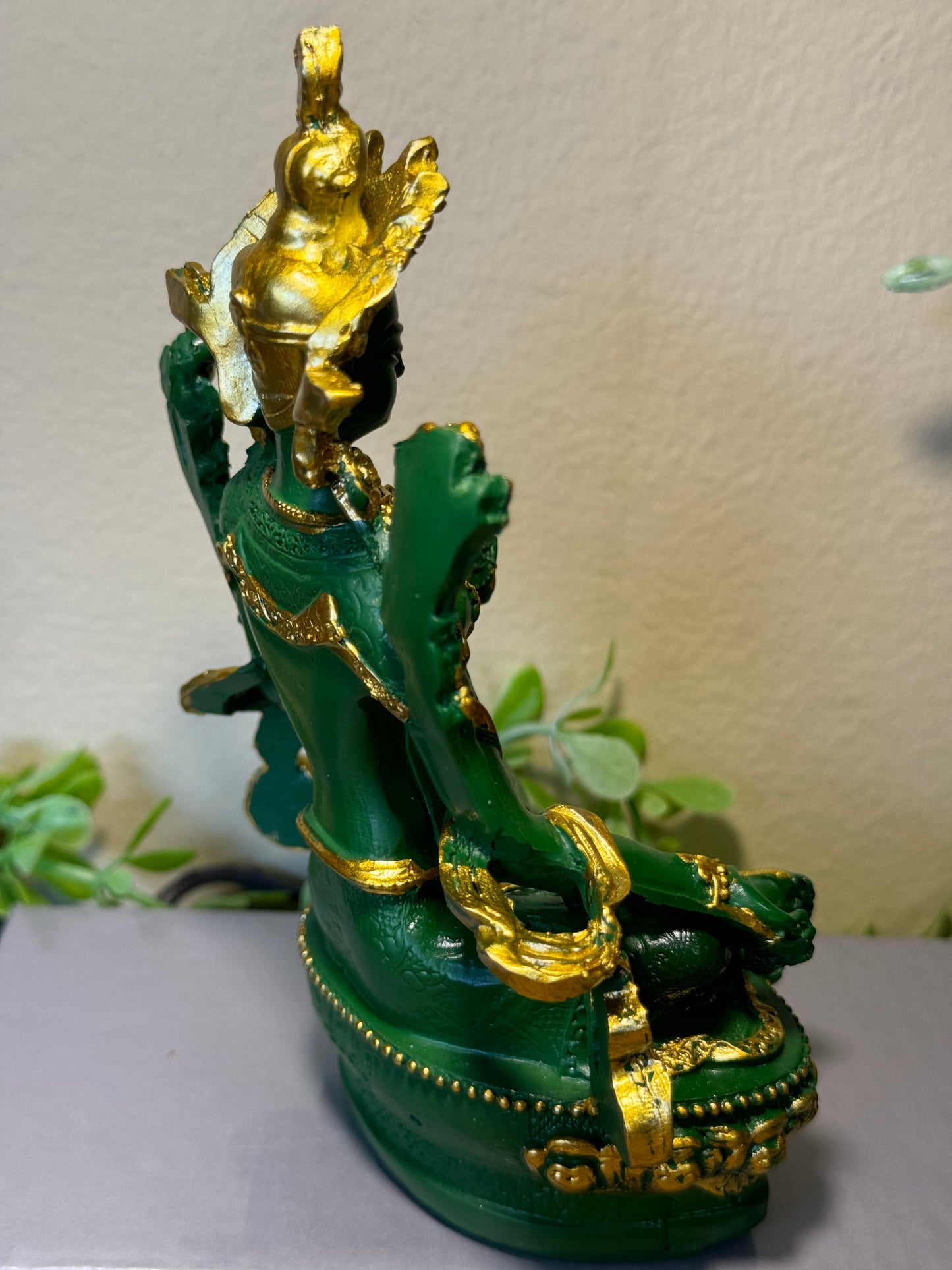 Figura Tara Verde budista en resina – Protección espiritual y energía sanadora