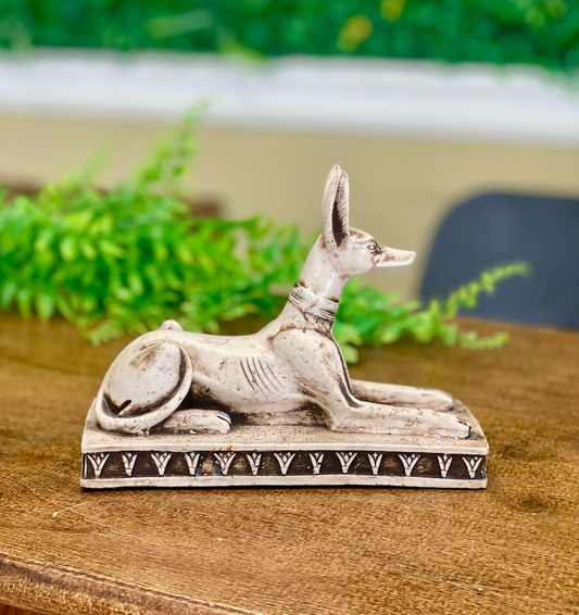 Figura del Dios Chacal Anubis – Protector del Más Allá