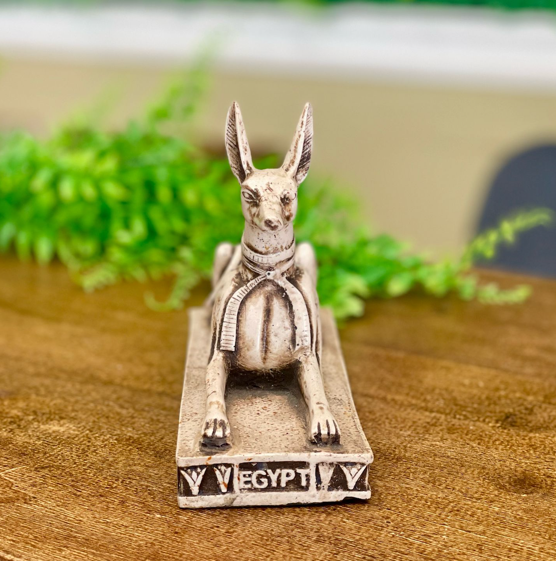 Figura del Dios Chacal Anubis – Protector del Más Allá