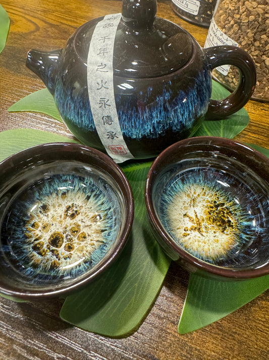 Set tetera y dos tazas estilo oriental