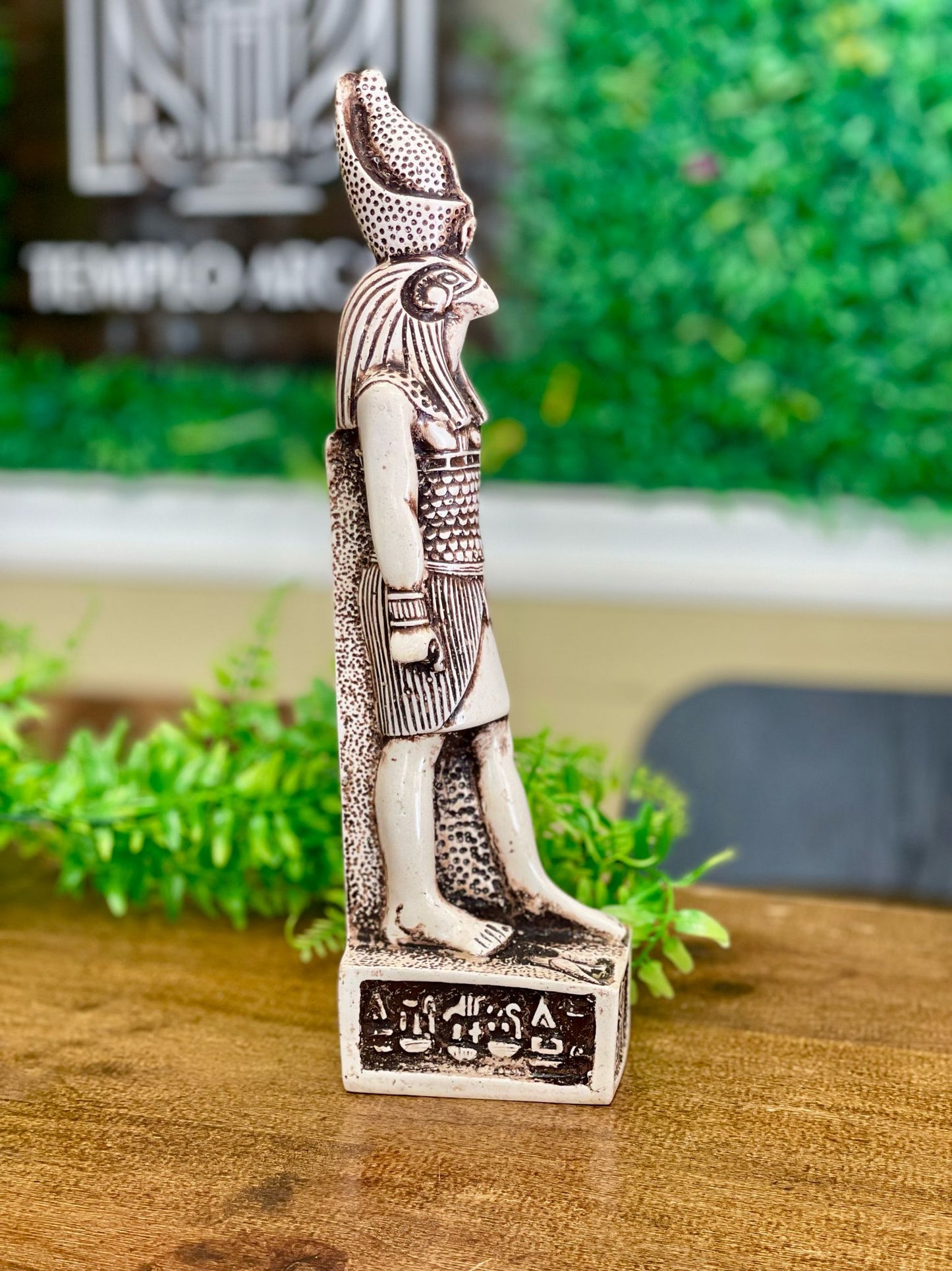 Figura del Dios Horus – Protector del Más Allá