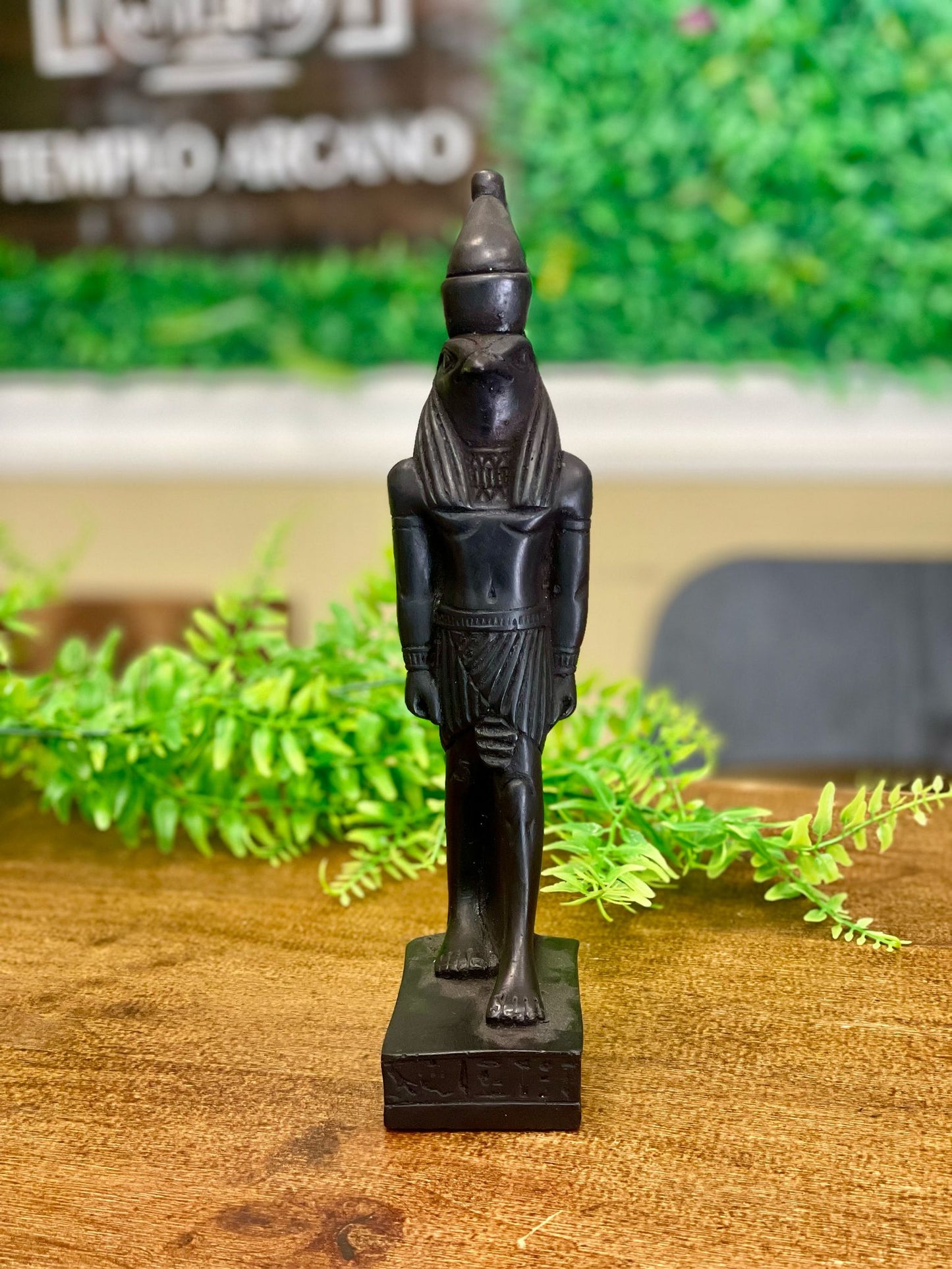 Figura del Dios Horus – Protector del Más Allá