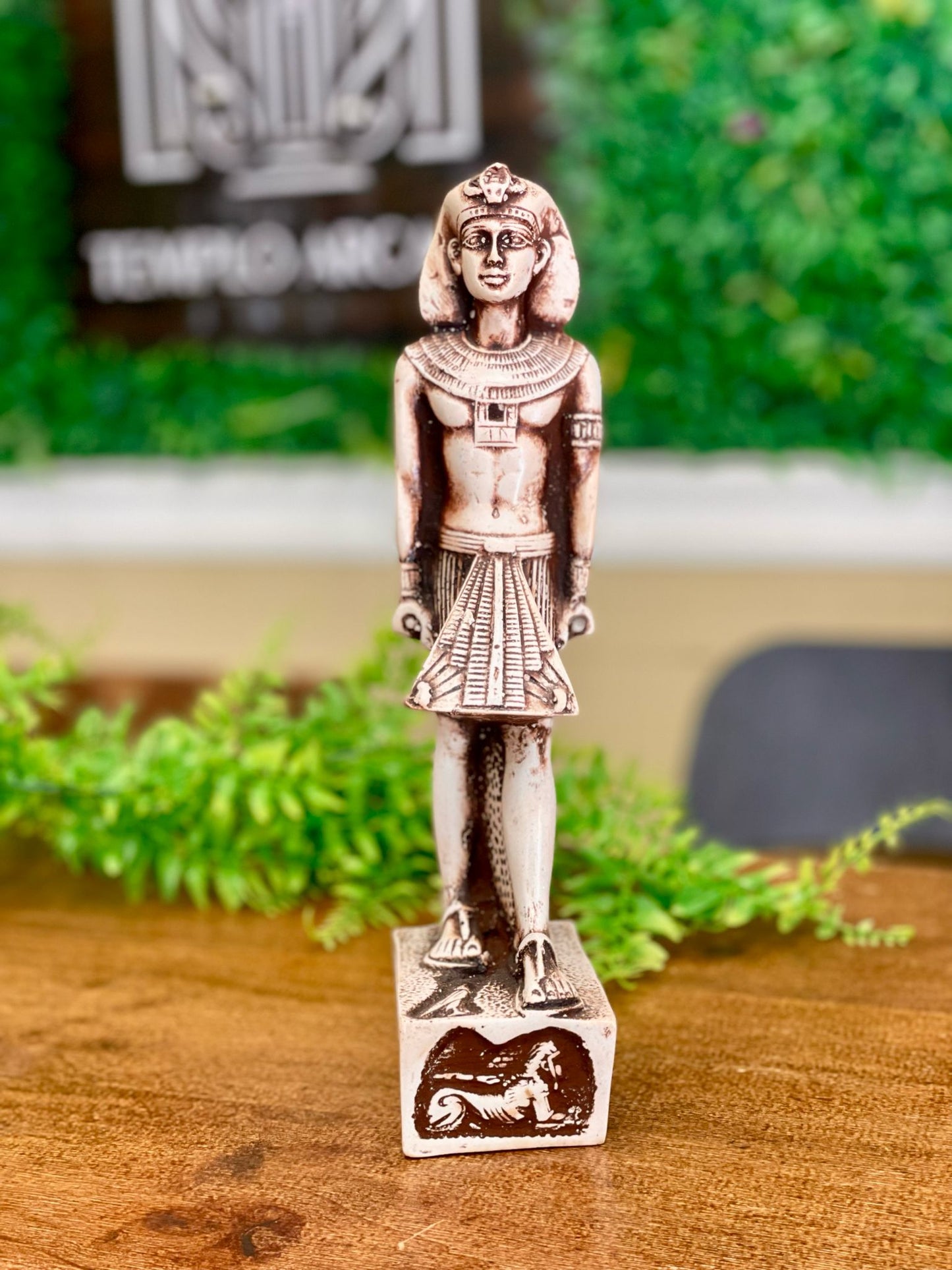 Figuras de Faraones Egipcios – Poder y Grandeza Ancestral