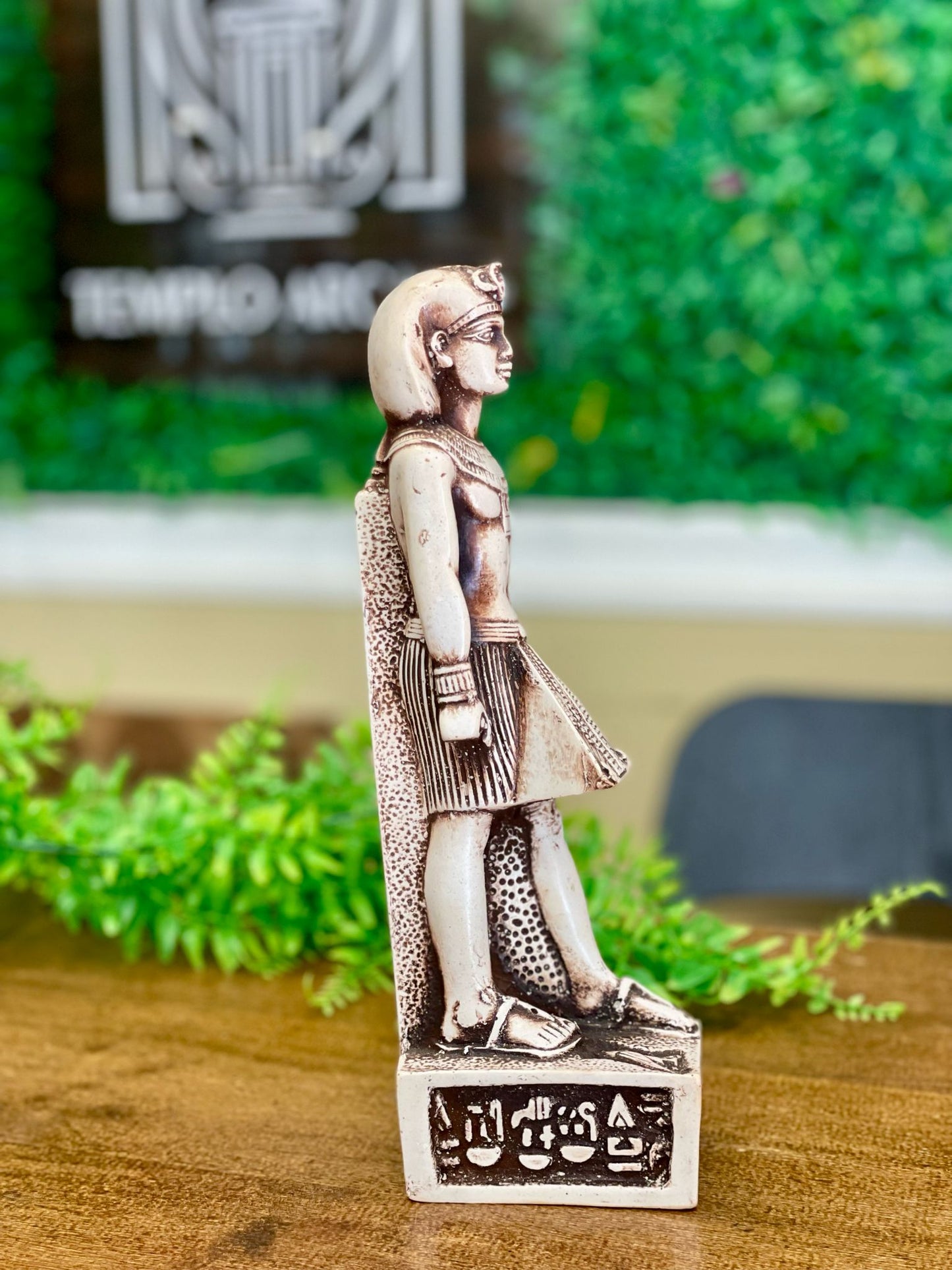 Figuras de Faraones Egipcios – Poder y Grandeza Ancestral