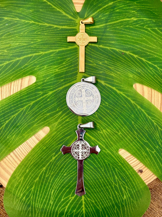 ✝️ Colgante Amuleto de San Benito – Protección Espiritual y Fortaleza Interior