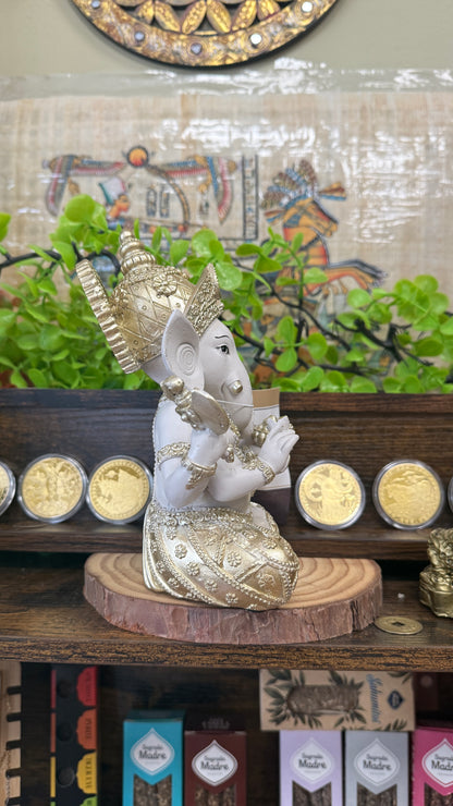 Figura de Ganesha en Blanco y Dorado – Dios Hindú de la Abundancia, Sabiduría y Protección