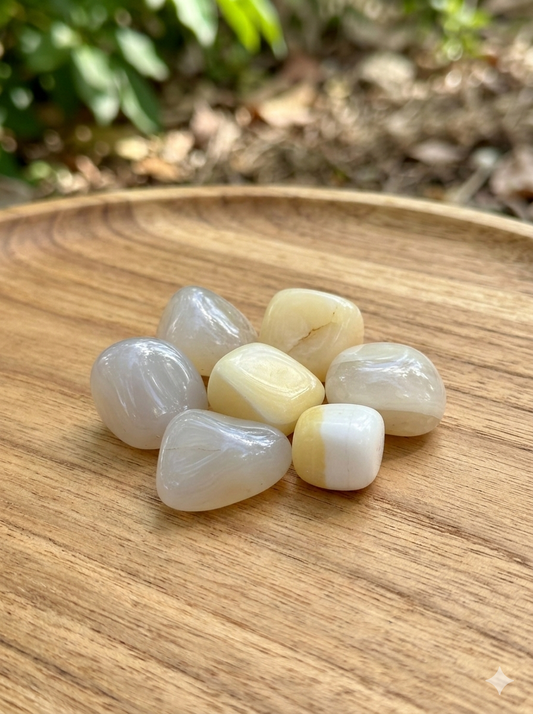 Ópalo crema pulido — mineral de la amplificación y creatividad