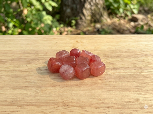 Cuarzo cereza pulido— mineral de la alegría y motivación