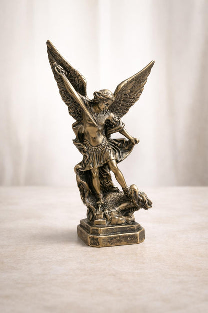 San Miguel Arcángel – Figura de Protección y Fuerza Espiritual
