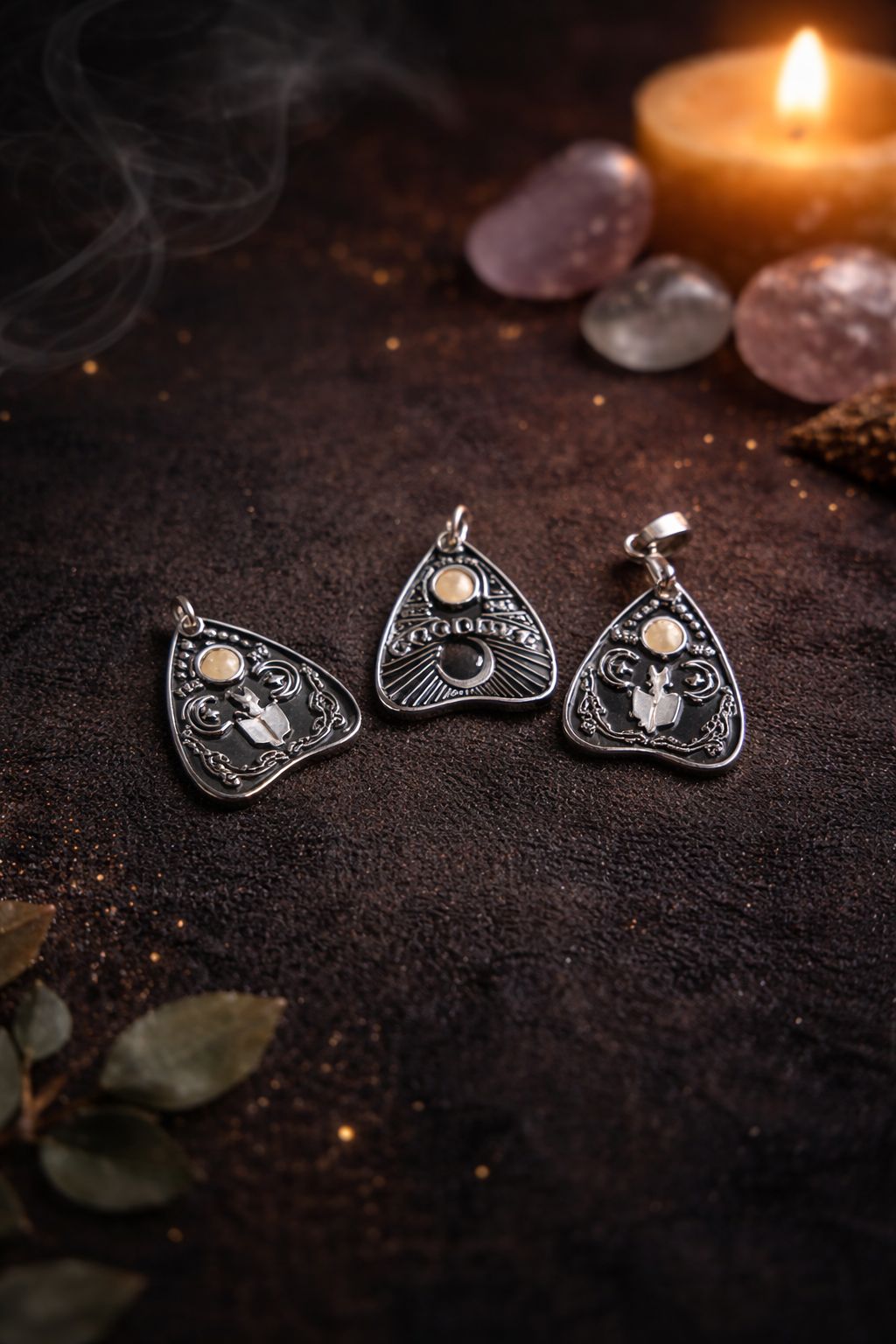 ✨ Colgantes Esotéricos Planchette Lunar – Protección, Intuición y Magia