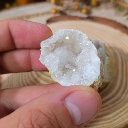 Geoda de Cuarzo Blanco NATURAL - Templo Arcano